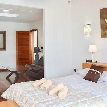 Villa Sleeps 8 Air Con Wifi Puerto Calero